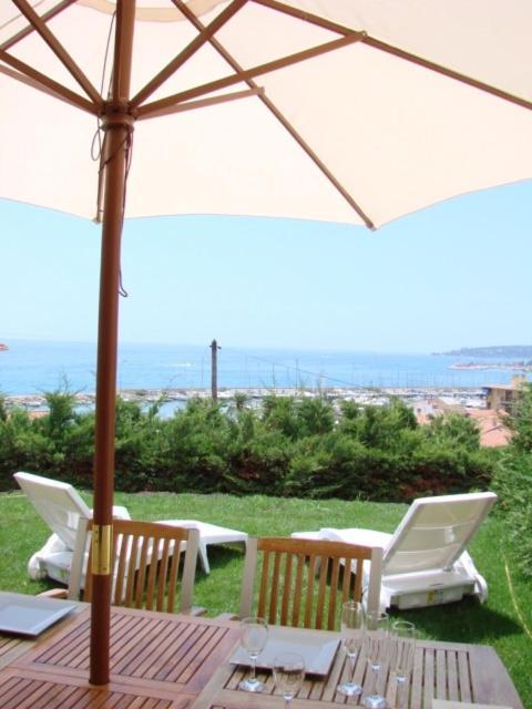 Cap Au Sud,Vue Panoramique Mer,Piscine Menton Rum bild